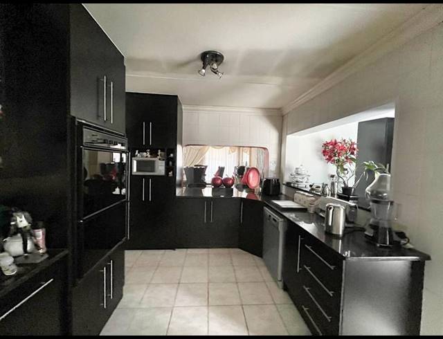 4 BEDROOM HOUSE FOR SALE IN BRACKENDOWNS